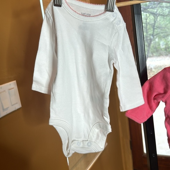 Carter's Little Layette 3 Piece Set Cardigan Pants Onesie Size 3 Mths - Picture 3 of 9
